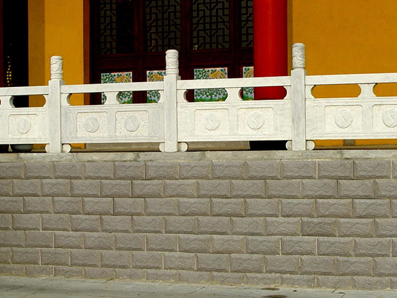 古建式的花岗岩栏杆