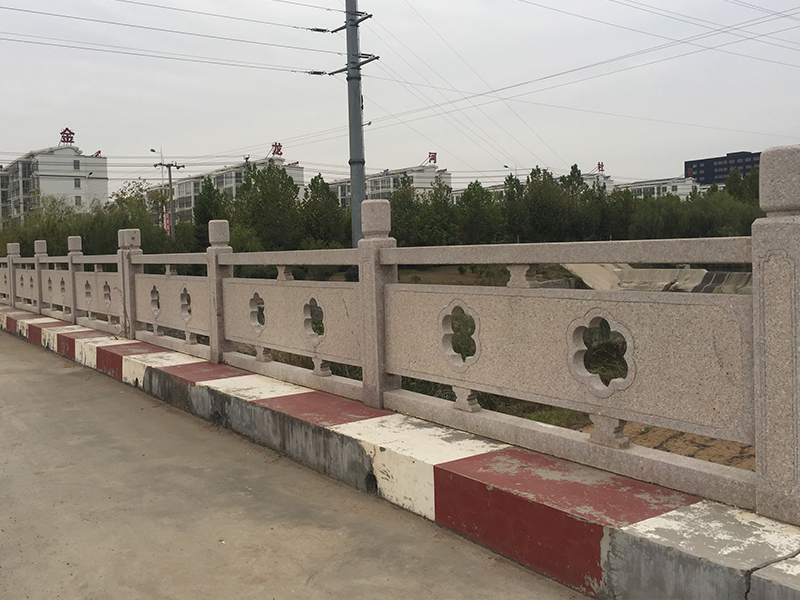 美化城市的桥栏杆