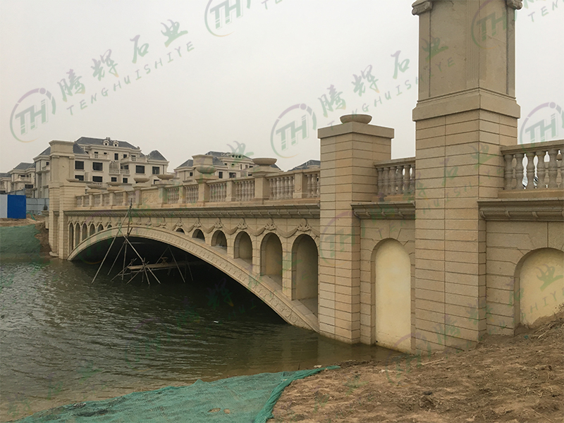 桥栏杆安装案例