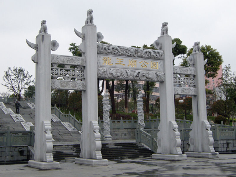 三门无帽石牌坊