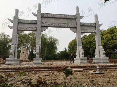 三门简易石牌坊