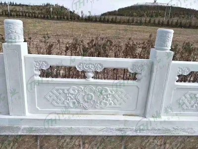 实拍汉白玉石栏杆成品