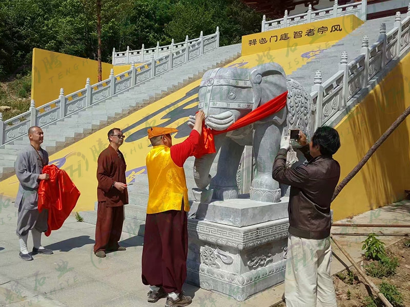 辽宁本溪财神寺 寺庙栏杆 狮子 大象 貔貅 麒麟寺庙栏杆 石狮子 石大象 石貔貅 石麒麟