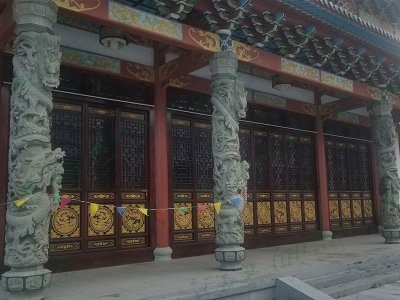 浙江象山县祠堂青石龙柱
