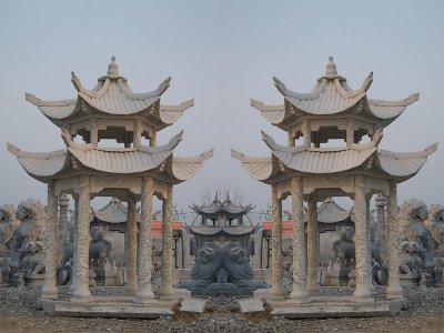 景区双层石亭子 