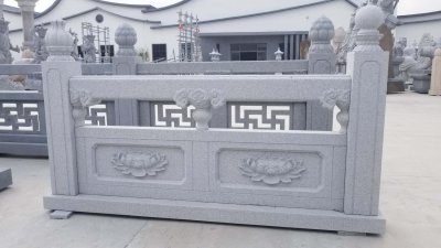 大理石和青石材料雕刻出来的石栏杆的优缺点