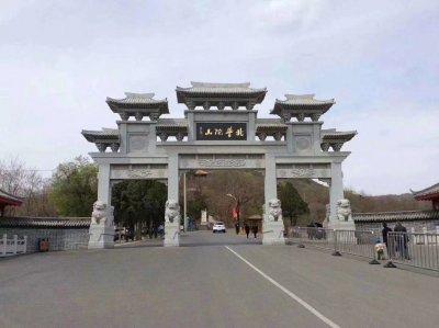 根据不同区域条件选择和设计不同的石牌坊