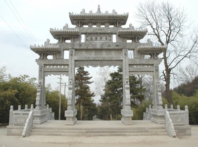 浙江宁波宁海王氏家族三门五楼农村石牌坊