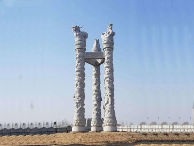 石材雕刻盘龙柱