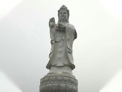 观音石像
