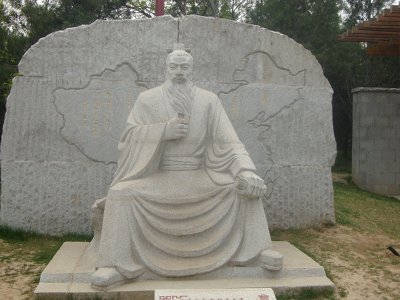 古代人物石雕像