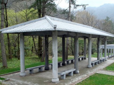 景区石雕长廊凉亭