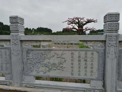青石栏杆是我国流传千古传统的雕刻栏杆之一