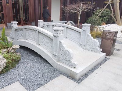 风景区花岗岩石栏杆拱桥安装