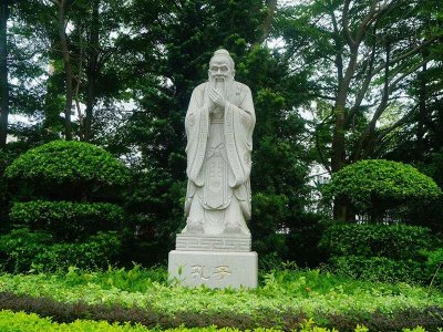石雕孔子雕刻图